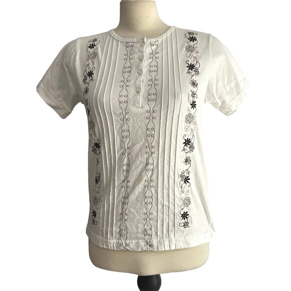 Shenanigans Vintage Pleated Embroided Short Sleeve T Shirt Sz Small Womens White - Picture 6 of 8